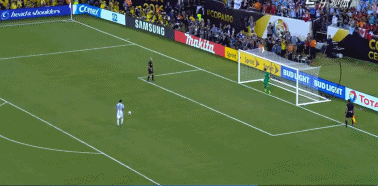 如何证明梅西是人而不是神？让他罚点球就行了