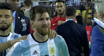 如何证明梅西是人而不是神？让他罚点球就行了