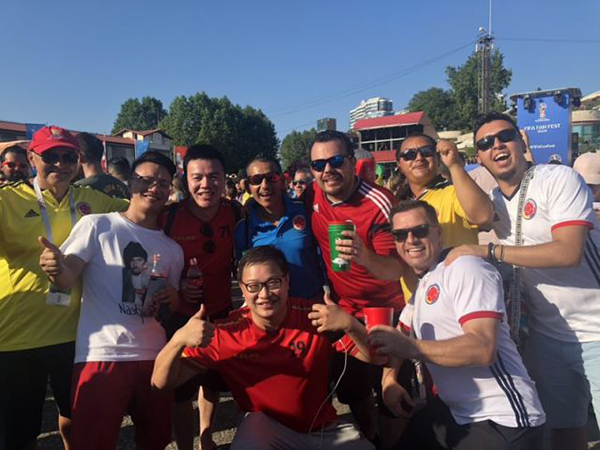 为了弄到世界杯球票，中国球迷在俄罗斯各显神通