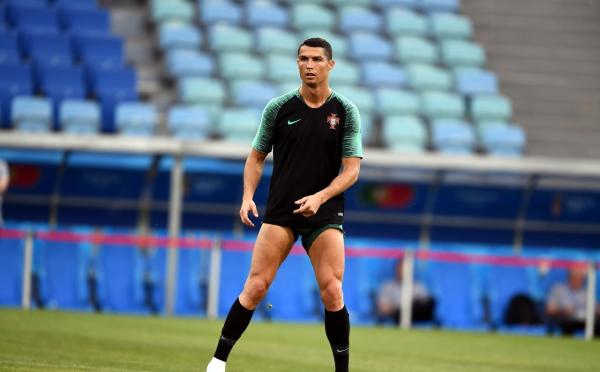 前线｜探访葡萄牙队大本营：看一眼C罗真的好难