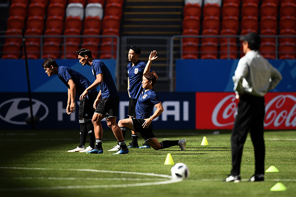 前哨｜日本对上“苦主”哥伦比亚，打入16强真的挺难