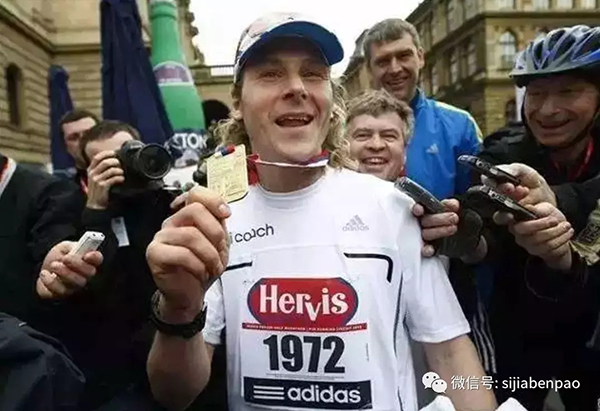 这些世界杯球员都是跑马达人，他们也是严肃跑者