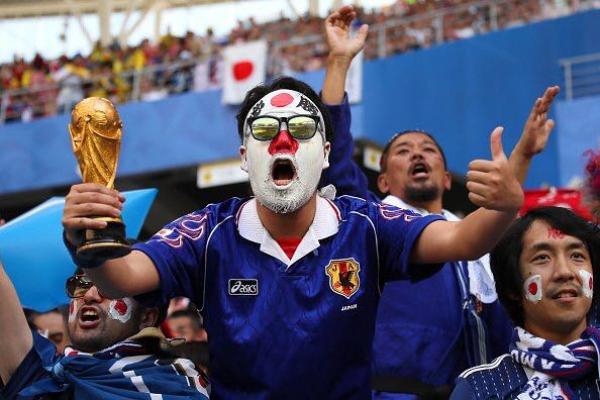 日本队2比1战胜哥伦比亚！首胜南美球队，改写亚洲足球历史