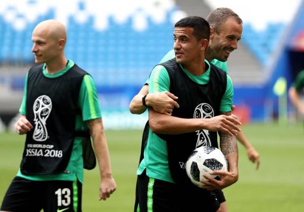 澳大利亚1比1闷平丹麦，C组出线形势依旧扑朔迷离