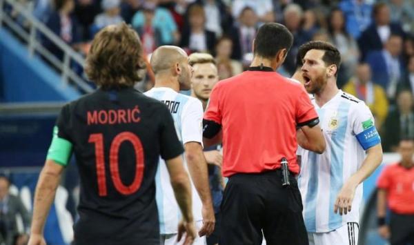 阿根廷0比3不敌克罗地亚出线形势岌岌可危，梅西这次真慌了