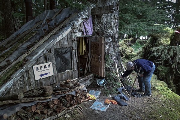 海达瓜依岛的拾荒人
