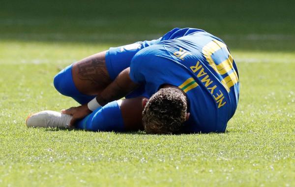 2比0绝杀哥斯达黎加，真正的巴西队补时才“上线”