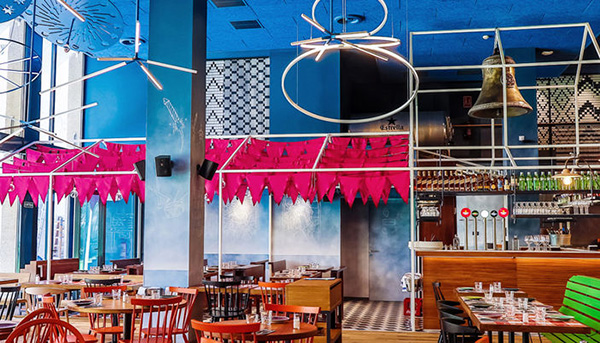 C罗开酒店，梅西开餐厅，球星们如今都混F&B圈？