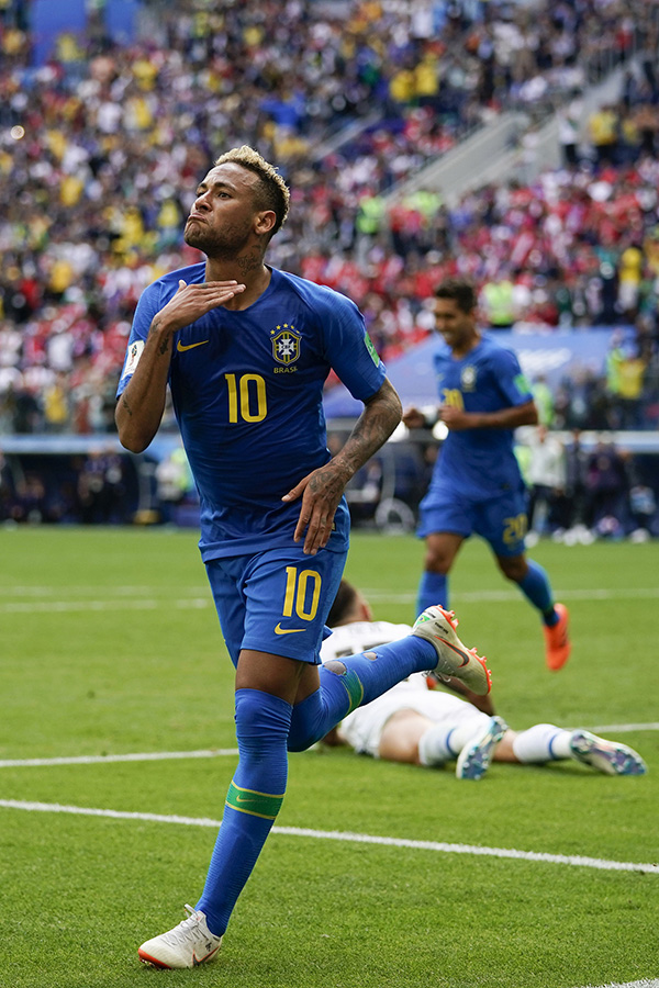 还是巴西队最有冠军相，内马尔的活不比梅罗少