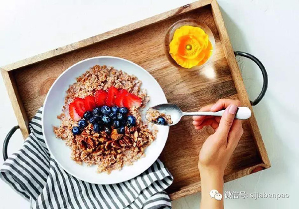 跑步减肥却“两败俱伤”，听听这位美国姑娘的惨痛教训