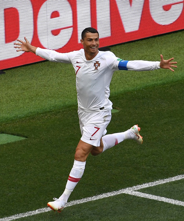 传统9号中锋集体复苏，传控足球在俄罗斯不灵了？