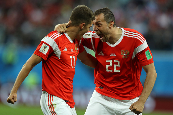 传统9号中锋集体复苏，传控足球在俄罗斯不灵了？