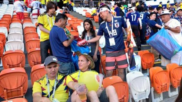 日本球迷清理垃圾就是高素质？那中国球迷收垃圾为何没人夸