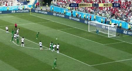 头条世界杯｜C罗罚丢点球“致敬”梅西，葡萄牙跌入死亡半区