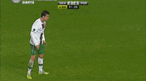 C罗的绝技电梯球是什么原理？香蕉球和落叶球有何不同？