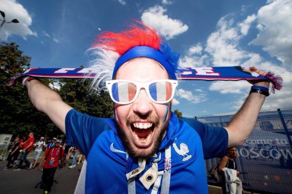 最无聊的0比0出现了！球迷提前退场，抗议法国丹麦默契球