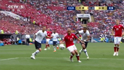 最无聊的0比0出现了！球迷提前退场，抗议法国丹麦默契球