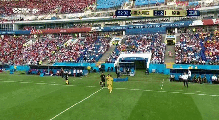 最无聊的0比0出现了！球迷提前退场，抗议法国丹麦默契球