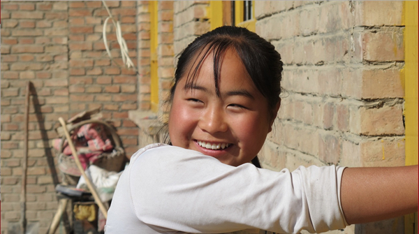 纪录片《出·路》：三个少年的成长史和社会“家庭相册”