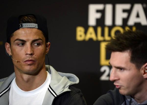 前哨｜既当爹又当妈，梅西C罗今夜“一起回家”？