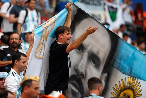 被足球左右的国家：经济危机恶化，阿根廷唯一的安慰碎了