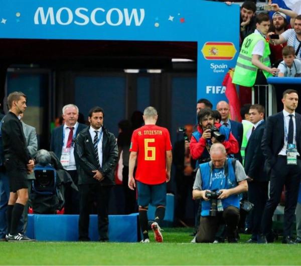 2008-2018，伊涅斯塔告别，西班牙的无敌真正远去了