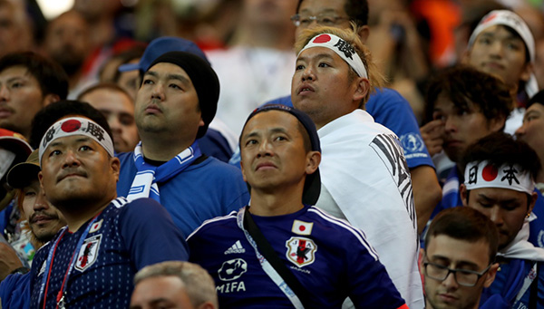 日本2比0后为何不及时“保守”？主帅西野朗：还想再进一个