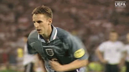 俄滴神｜央视解说洪钢，改变足球规则的男人