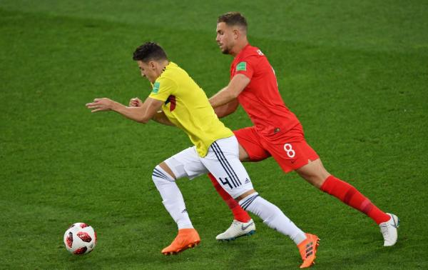 俄滴神｜央视解说洪钢，改变足球规则的男人