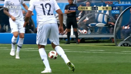 2比0战胜乌拉圭率先闯入四强，神奇纪录护佑“高卢雄鸡”