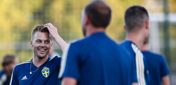 前哨│英格兰欲破瑞典魔咒，这也是伊布小贝的一场对赌