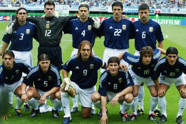 一个阿根廷人不远万里救了英格兰足球，这是什么精神