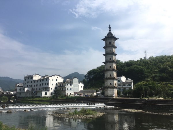 夏日行古道 | 茶亭、古樟与油纸伞，重拾婺源徽饶古道见闻