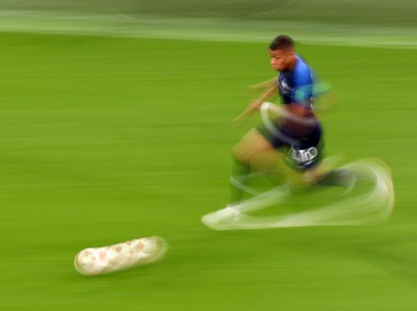 法国1比0力克比利时，时隔12年再次闯入世界杯决赛