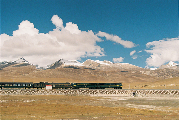 荒原列车——青藏铁路行纪