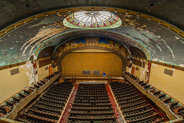 对谈 | 从火车墓地到废弃剧场，走遍北美废墟的北京女孩