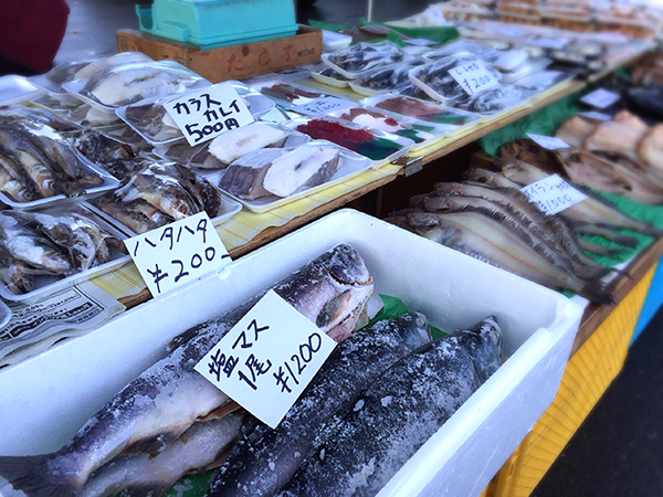 朝市与横丁，在八户吃遍庶民食堂