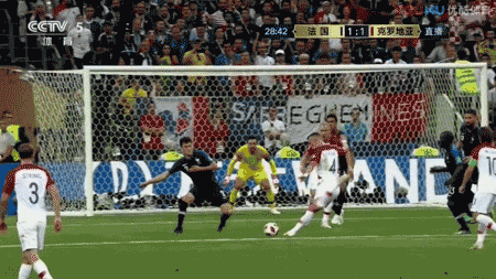 法国4比2战胜克罗地亚！时隔20年重夺大力神杯