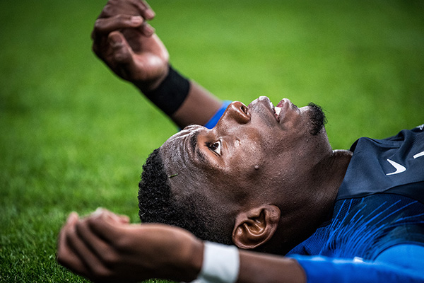 前线｜博格巴笑了：最幸福的事，就是和妈妈捧起大力神杯