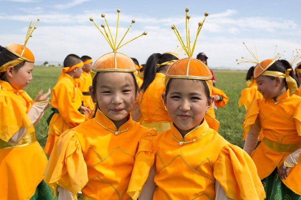 旅图｜内蒙古锡林郭勒花季旅游节：网红直播助力草原旅游业