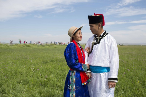 旅图｜内蒙古锡林郭勒花季旅游节：网红直播助力草原旅游业