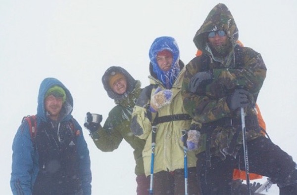 生死攀登：挑战欧洲最高峰厄尔布鲁士山有多难？