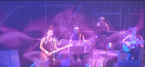 背起吉他的谢霆锋，才是我们记忆中的那个谢霆锋