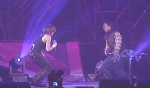 背起吉他的谢霆锋，才是我们记忆中的那个谢霆锋