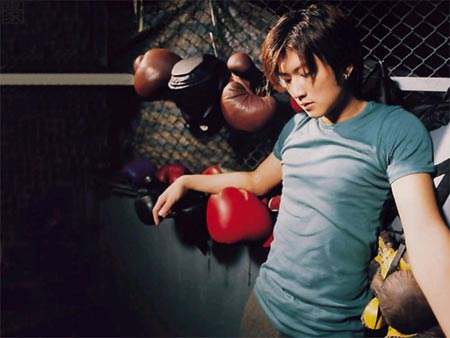 背起吉他的谢霆锋，才是我们记忆中的那个谢霆锋