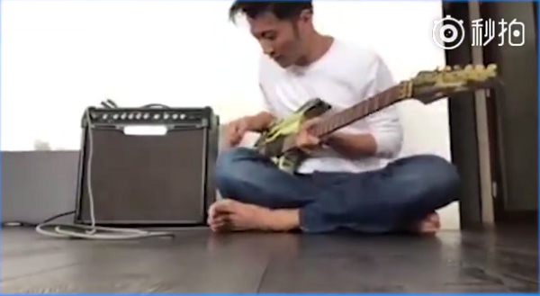 背起吉他的谢霆锋，才是我们记忆中的那个谢霆锋