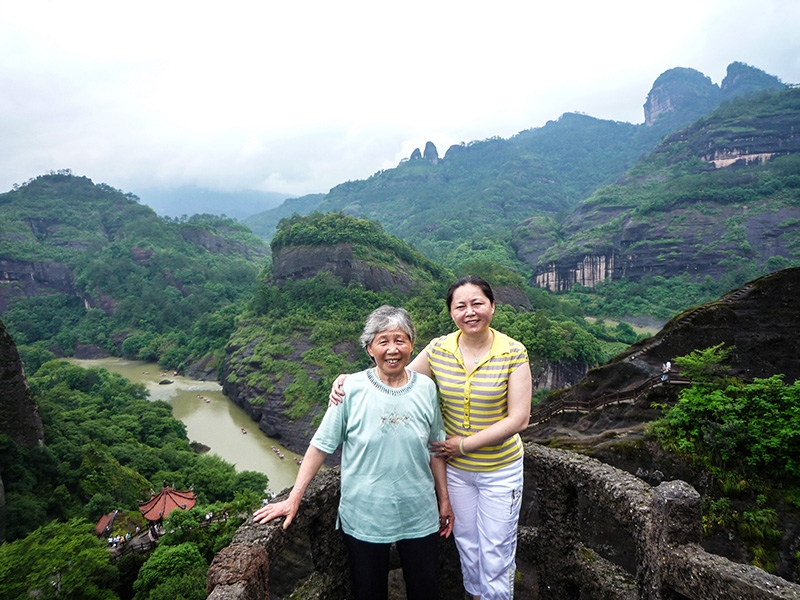 2009年武夷山登顶留影