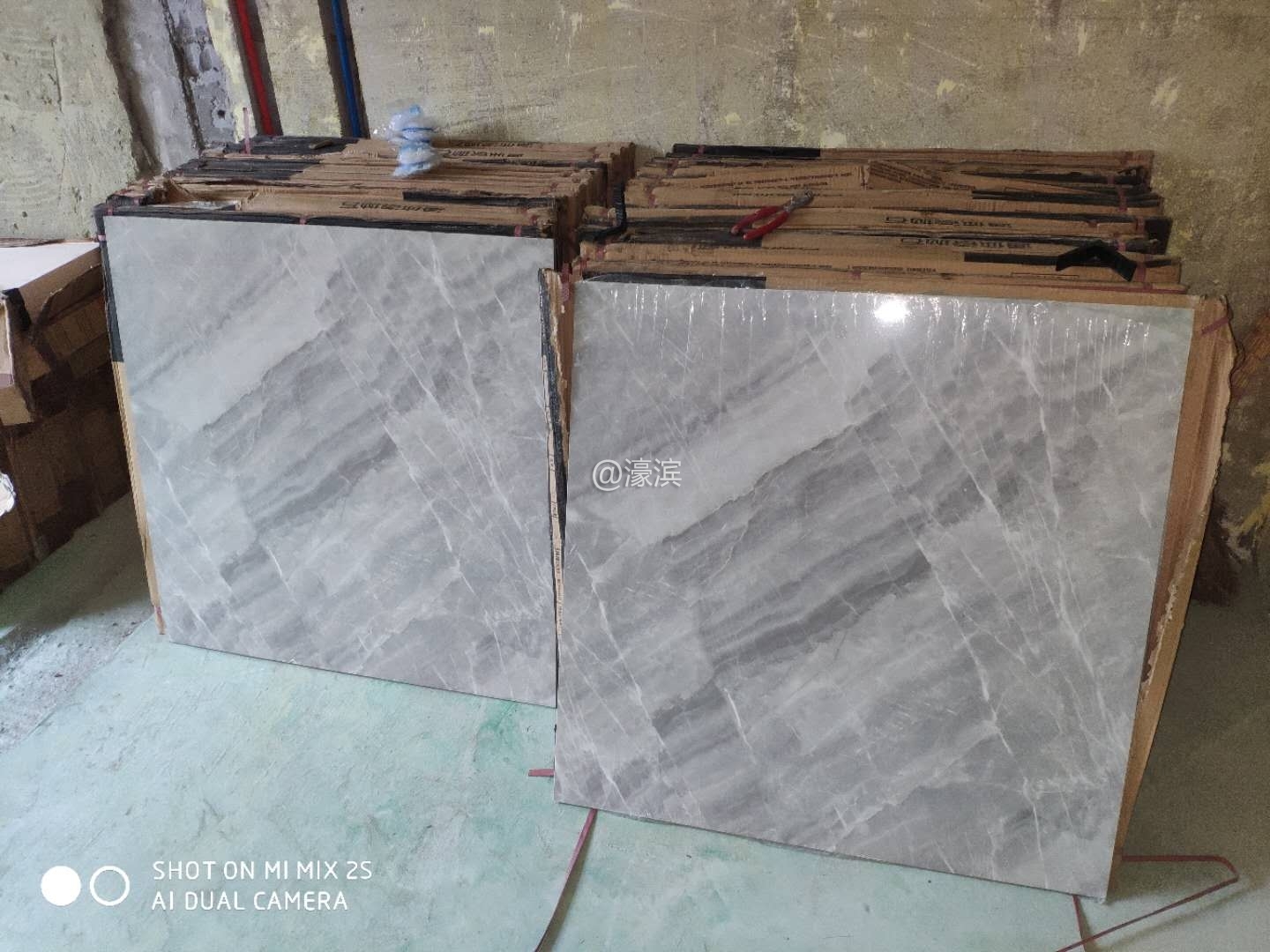客厅瓷砖到货.jpg