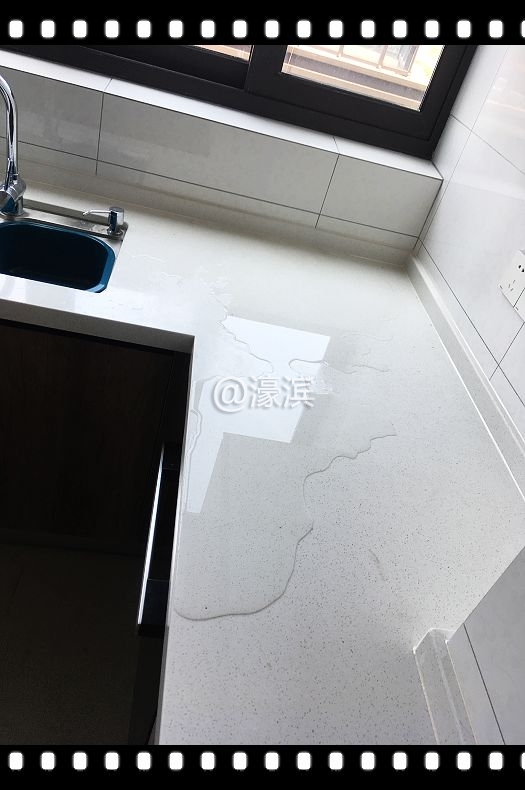 台风从排风孔打雨漏水 (2).jpg