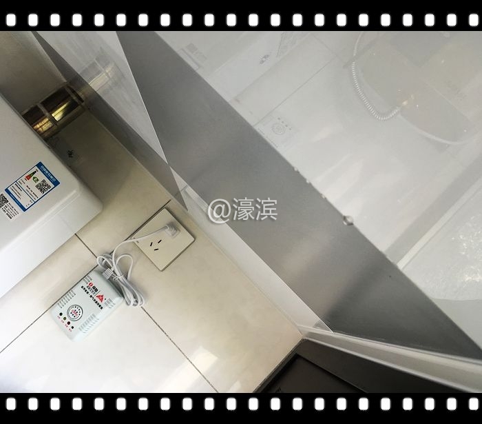 台风从排风孔打雨漏水 (5).jpg